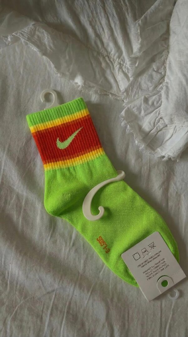 GREEN NIKE SOCKS
