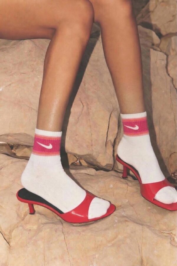 NIKE PINK STRIPE